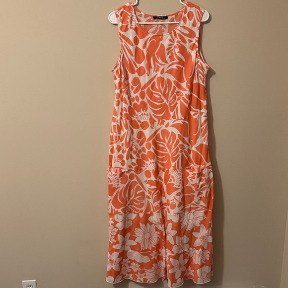 CHARLIE B Dresses & Skirts - CHARLIE B Orange and White Floral Midi Dress
